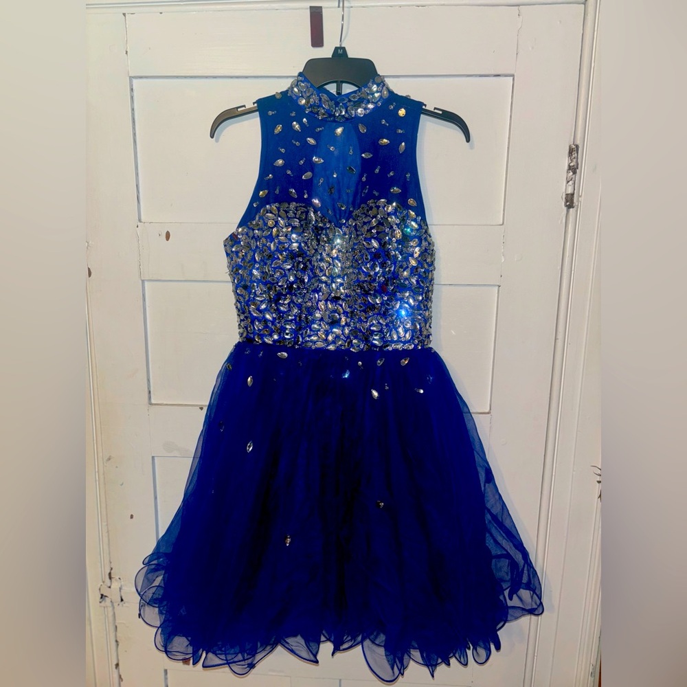 Blue Prom/Homecoming Dress
Size M/L
Worn Twice.